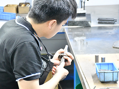 技術(shù)人員工作現(xiàn)場(chǎng)